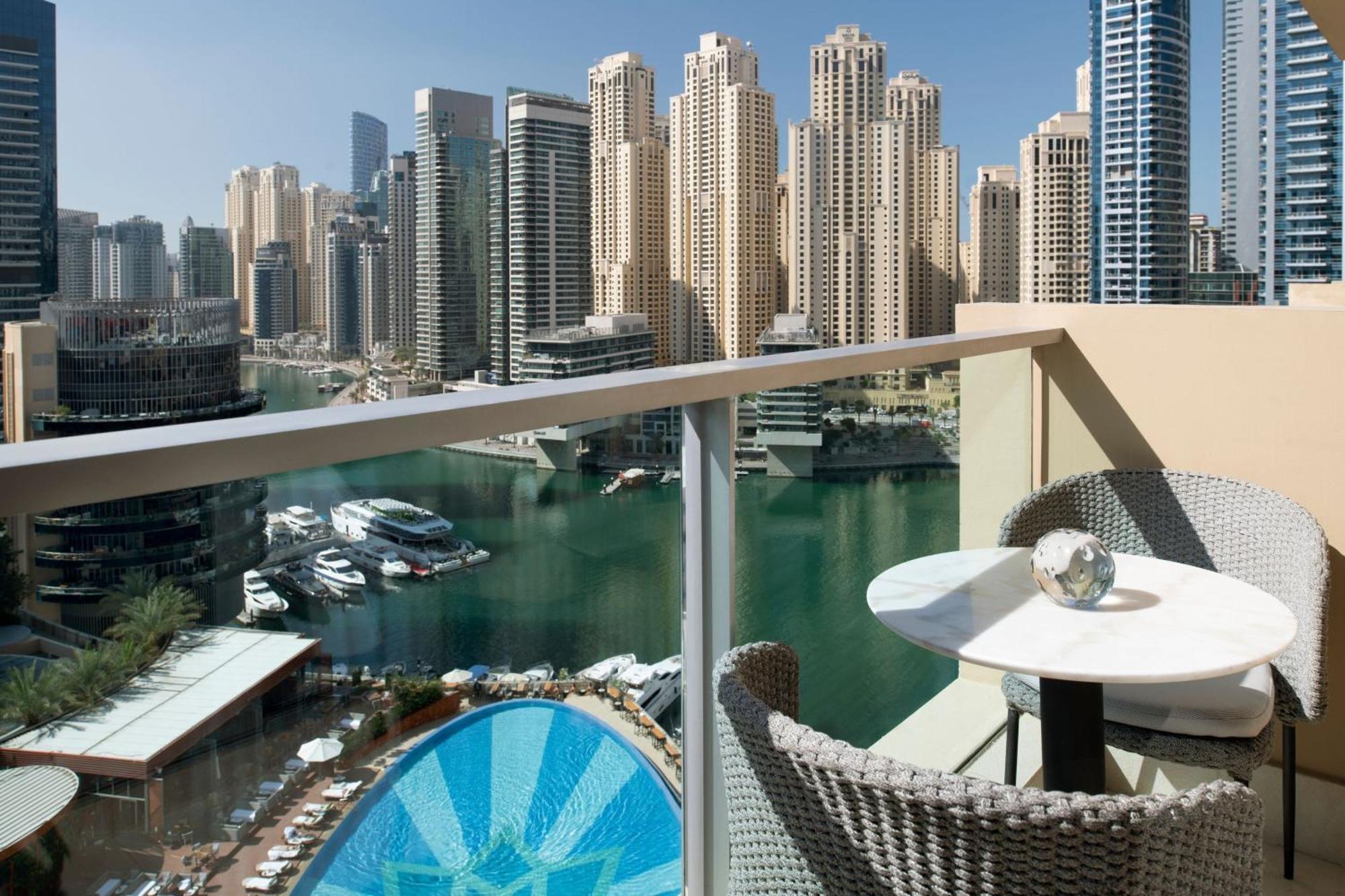 فندق العنوان مرسى دبي المظهر الخارجي الصورة View of the Dubai Marina from a balcony